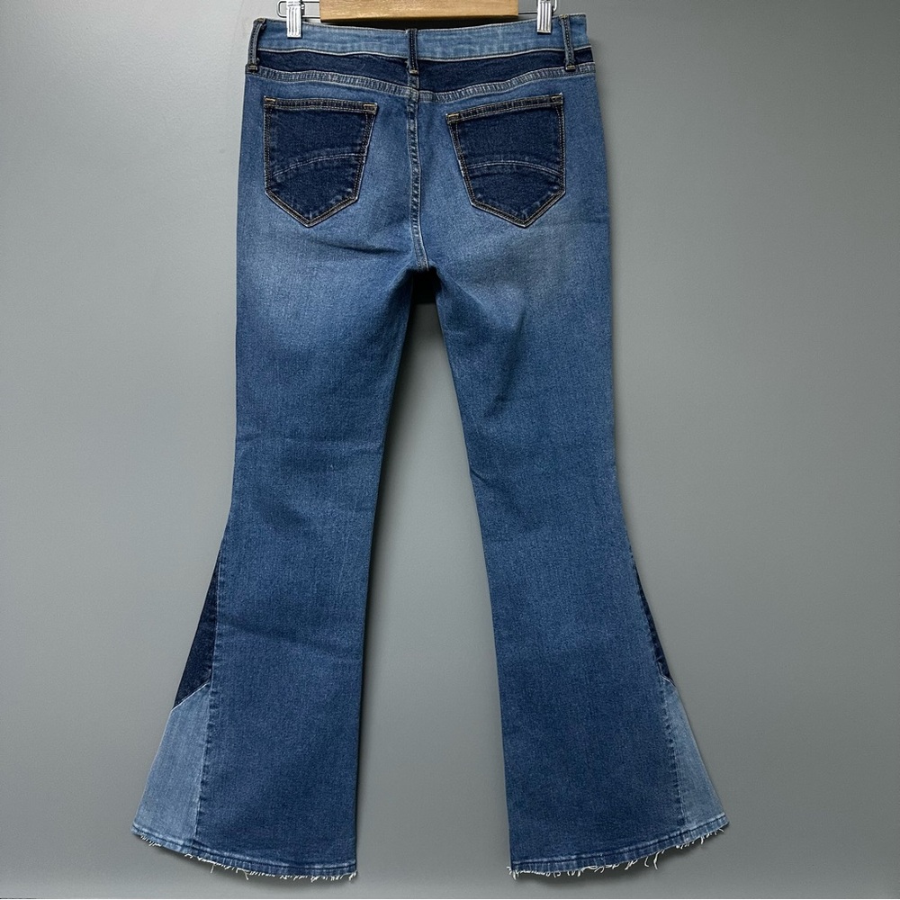 🔥SOLD🔥Driftwood Classic Fit Cleo Patchwork High Rise Flare Jeans Raw Hem - Picture 5 of 15